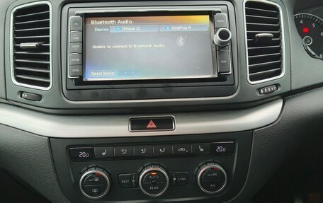 Volkswagen Sharan II, 2014 год, 1 550 000 рублей, 34 фотография