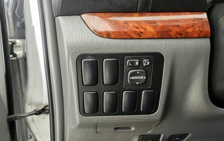 Toyota Land Cruiser Prado 120 рестайлинг, 2008 год, 1 990 000 рублей, 15 фотография