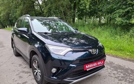 Toyota RAV4, 2018 год, 1 930 000 рублей, 5 фотография