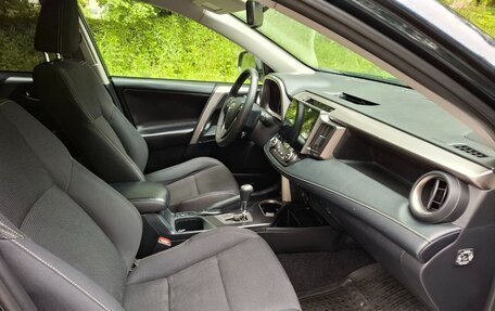 Toyota RAV4, 2018 год, 1 930 000 рублей, 10 фотография