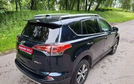 Toyota RAV4, 2018 год, 1 930 000 рублей, 13 фотография