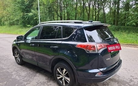 Toyota RAV4, 2018 год, 1 930 000 рублей, 17 фотография