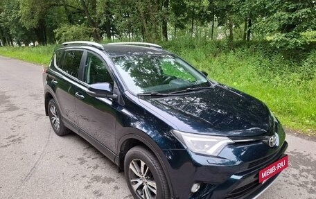 Toyota RAV4, 2018 год, 1 930 000 рублей, 12 фотография