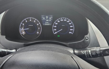 Hyundai Solaris II рестайлинг, 2011 год, 700 000 рублей, 7 фотография