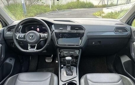 Volkswagen Tiguan II, 2021 год, 2 100 000 рублей, 9 фотография