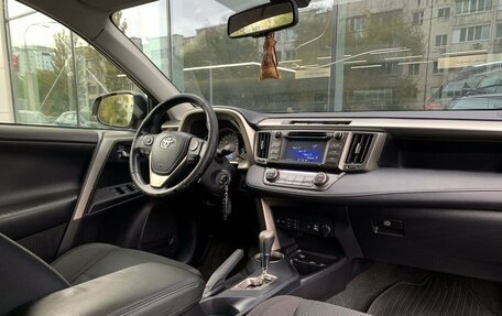 Toyota RAV4, 2015 год, 1 620 000 рублей, 9 фотография