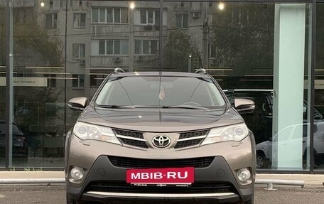 Toyota RAV4, 2015 год, 1 620 000 рублей, 2 фотография