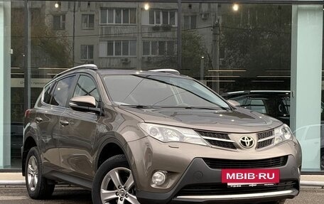 Toyota RAV4, 2015 год, 1 620 000 рублей, 3 фотография