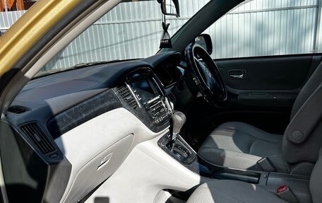 Toyota Kluger I, 2003 год, 1 120 000 рублей, 15 фотография