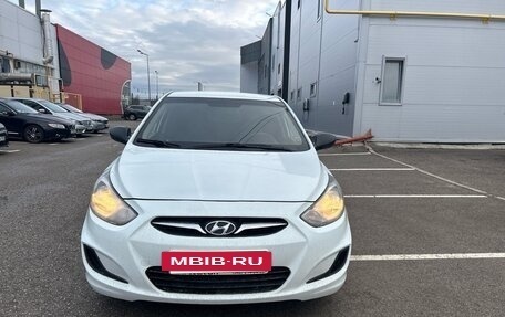 Hyundai Solaris II рестайлинг, 2011 год, 640 000 рублей, 3 фотография