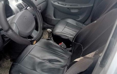 Hyundai Accent II, 2005 год, 120 000 рублей, 6 фотография