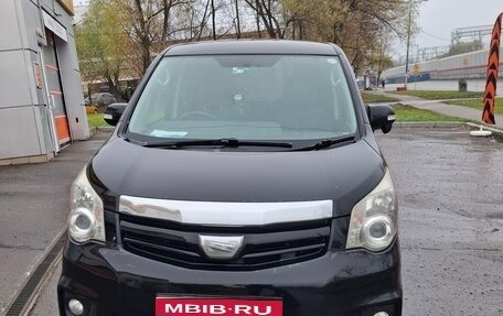 Toyota Noah III, 2010 год, 1 500 000 рублей, 1 фотография