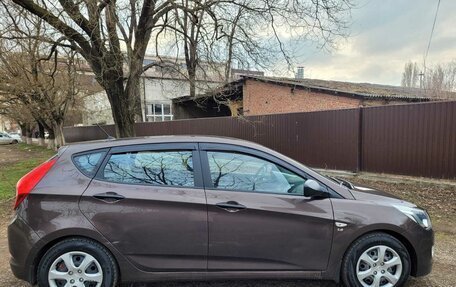 Hyundai Solaris II рестайлинг, 2015 год, 795 000 рублей, 1 фотография