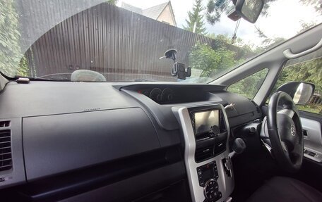 Toyota Noah III, 2010 год, 1 500 000 рублей, 10 фотография