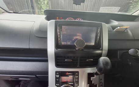 Toyota Noah III, 2010 год, 1 500 000 рублей, 12 фотография