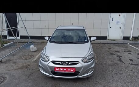 Hyundai Solaris II рестайлинг, 2011 год, 700 000 рублей, 1 фотография