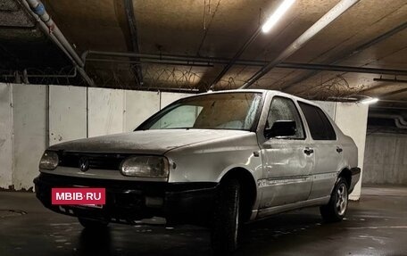 Volkswagen Vento, 1992 год, 80 000 рублей, 1 фотография