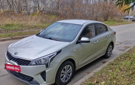 KIA Rio IV, 2020 год, 1 750 000 рублей, 2 фотография