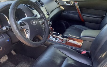 Toyota Highlander III, 2012 год, 2 200 000 рублей, 9 фотография
