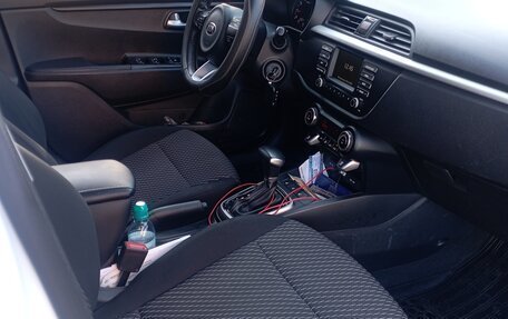 KIA Rio IV, 2019 год, 1 415 000 рублей, 8 фотография