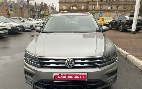 Volkswagen Tiguan II, 2019 год, 2 599 000 рублей, 2 фотография