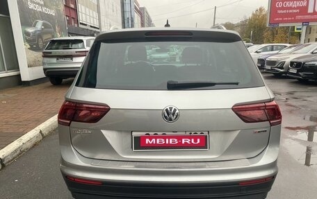 Volkswagen Tiguan II, 2019 год, 2 599 000 рублей, 5 фотография