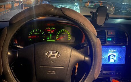 Hyundai Sonata IV рестайлинг, 2005 год, 550 000 рублей, 15 фотография