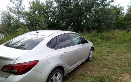 Opel Astra J, 2013 год, 799 000 рублей, 2 фотография