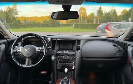 Infiniti QX70, 2014 год, 1 350 000 рублей, 9 фотография