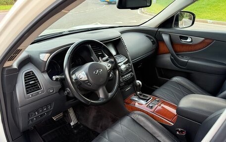 Infiniti QX70, 2014 год, 1 350 000 рублей, 10 фотография