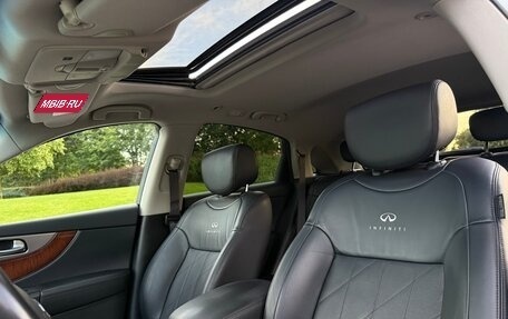 Infiniti QX70, 2014 год, 1 350 000 рублей, 15 фотография