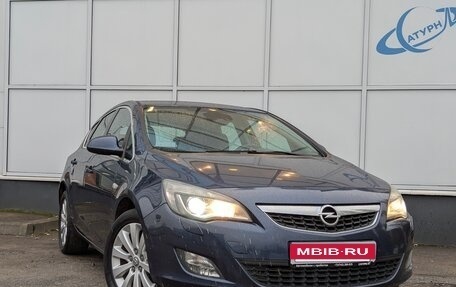 Opel Astra J, 2011 год, 770 000 рублей, 3 фотография