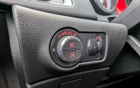 Opel Astra J, 2011 год, 770 000 рублей, 19 фотография