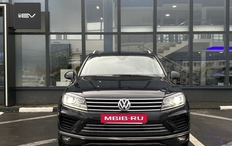 Volkswagen Touareg III, 2015 год, 3 195 000 рублей, 2 фотография