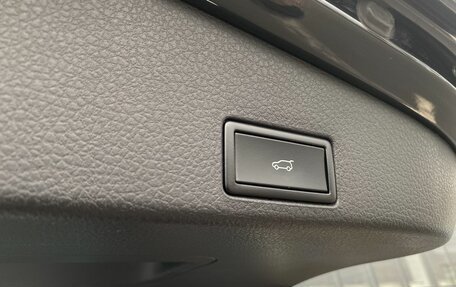 Volkswagen Touareg III, 2015 год, 3 195 000 рублей, 12 фотография