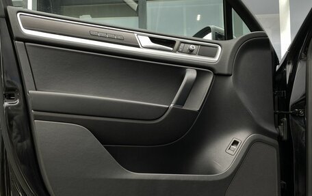 Volkswagen Touareg III, 2015 год, 3 195 000 рублей, 13 фотография