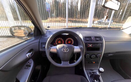 Toyota Corolla, 2011 год, 999 000 рублей, 11 фотография