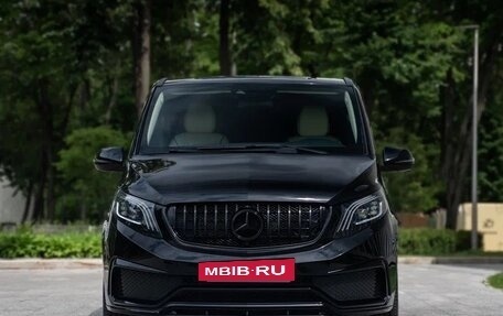 Mercedes-Benz V-Класс, 2021 год, 7 400 000 рублей, 4 фотография