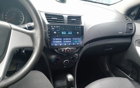 Hyundai Solaris II рестайлинг, 2013 год, 600 000 рублей, 13 фотография