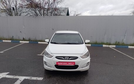 Hyundai Solaris II рестайлинг, 2013 год, 600 000 рублей, 12 фотография