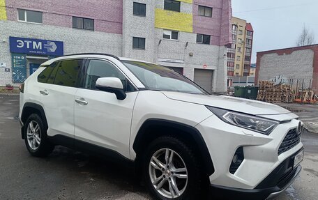 Toyota RAV4, 2021 год, 3 250 000 рублей, 2 фотография