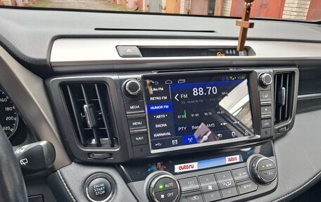 Toyota RAV4, 2016 год, 2 450 000 рублей, 10 фотография