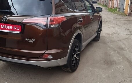 Toyota RAV4, 2016 год, 2 450 000 рублей, 5 фотография