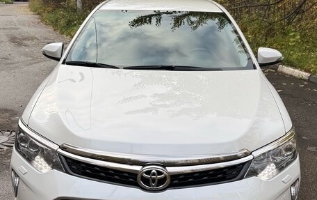 Toyota Camry, 2017 год, 2 600 000 рублей, 2 фотография