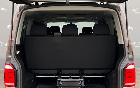 Volkswagen Caravelle T6 рестайлинг, 2016 год, 3 547 800 рублей, 12 фотография