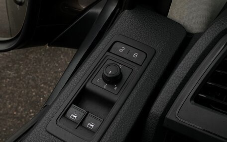 Volkswagen Caravelle T6 рестайлинг, 2016 год, 3 547 800 рублей, 18 фотография