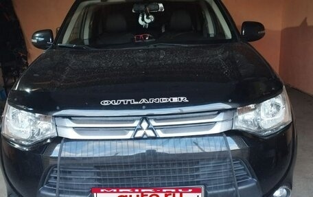 Mitsubishi Outlander III рестайлинг 3, 2014 год, 1 660 000 рублей, 9 фотография