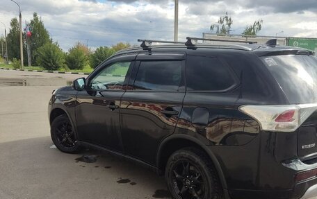 Mitsubishi Outlander III рестайлинг 3, 2014 год, 1 660 000 рублей, 13 фотография