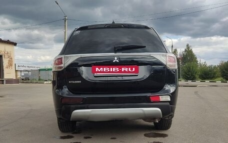 Mitsubishi Outlander III рестайлинг 3, 2014 год, 1 660 000 рублей, 18 фотография