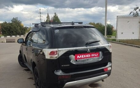 Mitsubishi Outlander III рестайлинг 3, 2014 год, 1 660 000 рублей, 19 фотография
